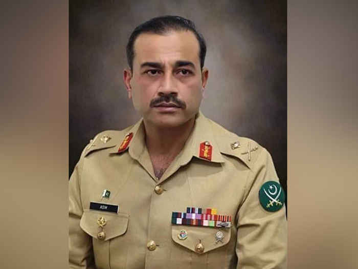 Aseem Muneer takes charge as pak army chief