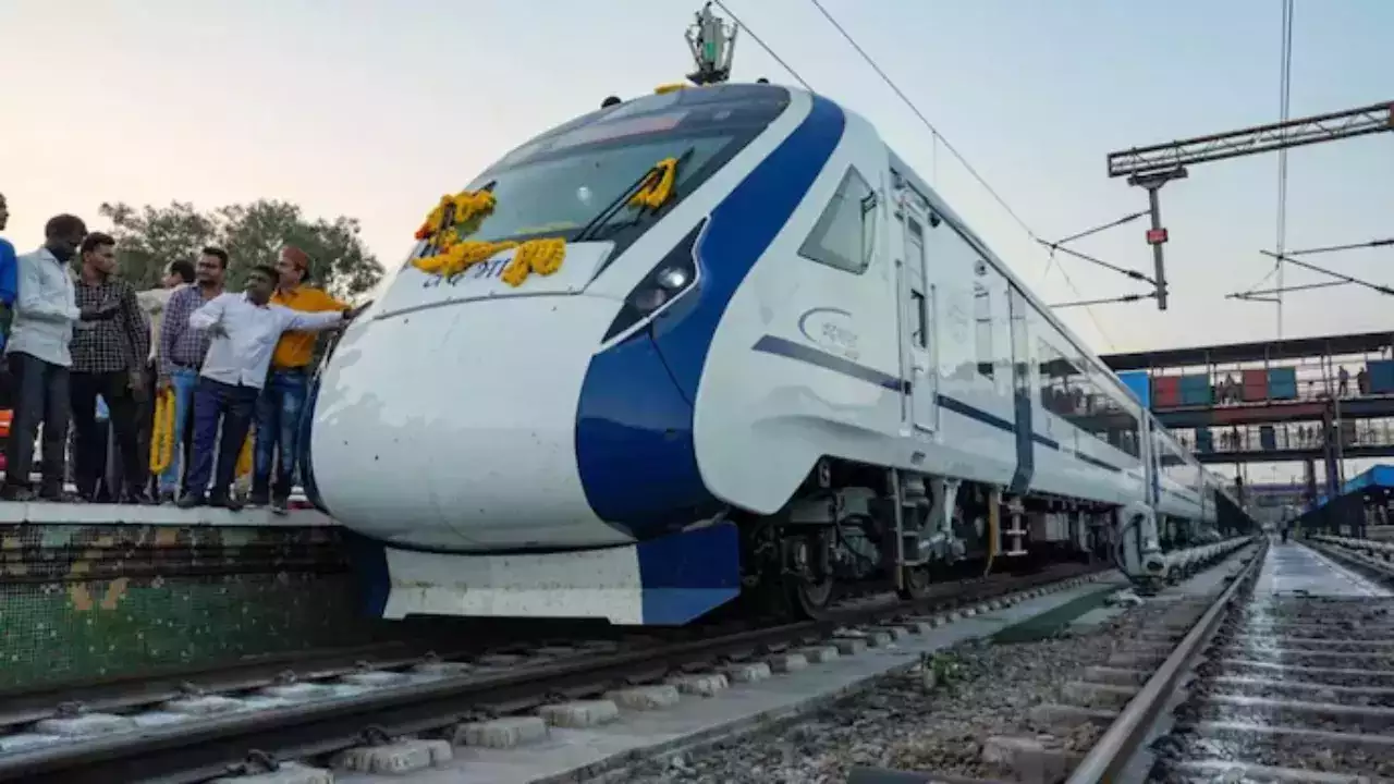 Howrah-Puri Vande Bharat Express