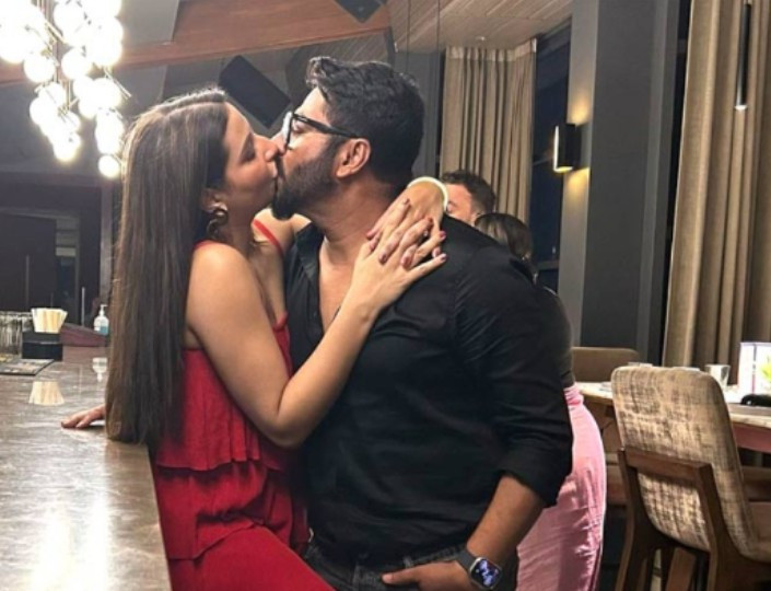 Raj Subhashree Kissing Viral