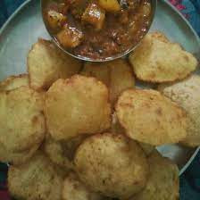 Club Kachori And Potato Curry (symbolic Picture)