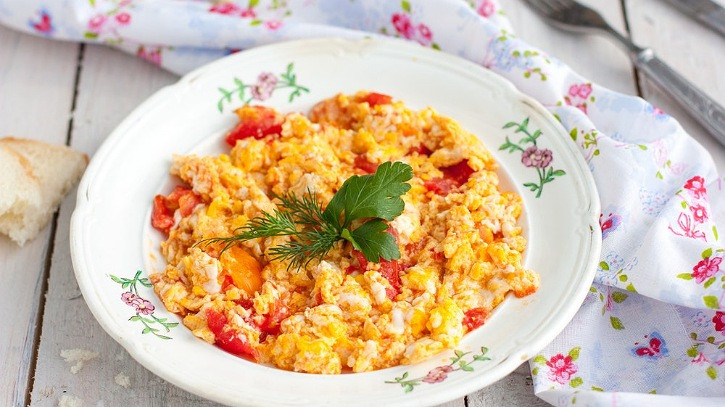 Tomato egg fritters