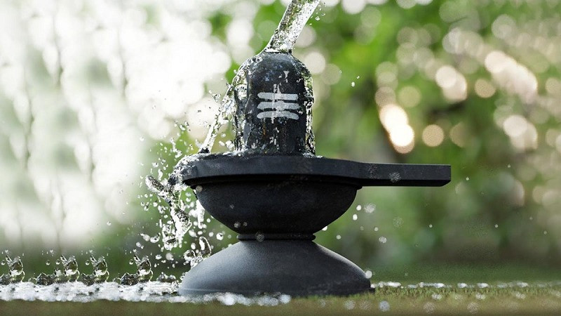 Rules for offering water to Shivlinga