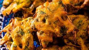 Crispy Pakora with Spicy Sauce