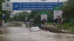 Heavy rains disrupt public life in Nagpur, large areas under water