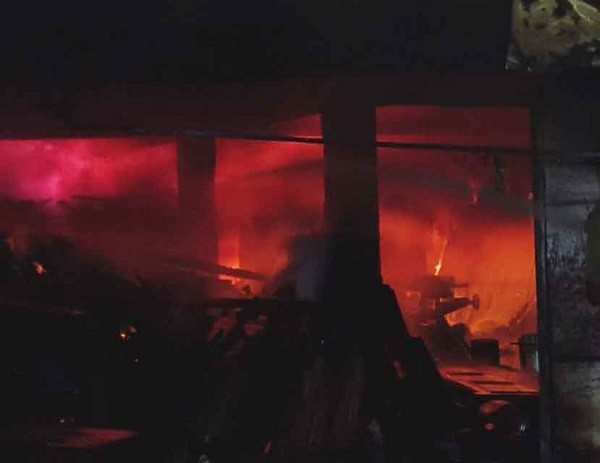 Terrible fire in Matigara furniture factory