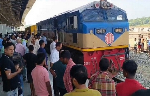 Successful trial run of Bangladesh Railway from Gangasagar station to Nishchantpur in Tripura