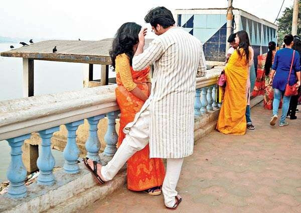 First Love during Puja (File Picture)