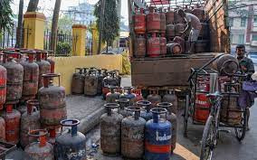 commercial gas cylinders (File picture)