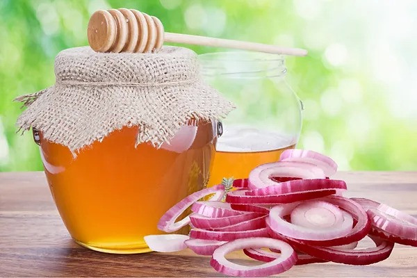 Honey and Onion for Cough Remedy (Symbolic Picture)