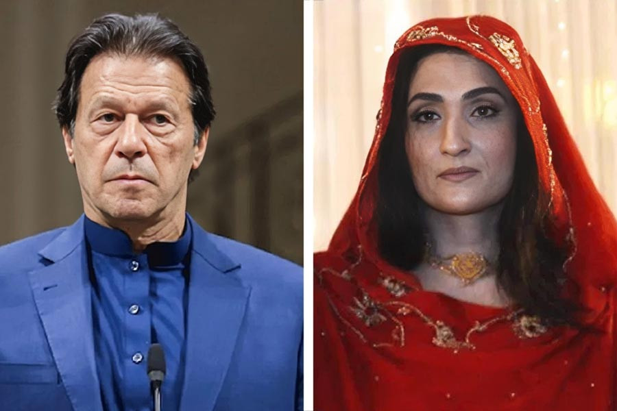 Former Pakistan Prime Minister Imran Khan and wife Bushra Bibi (File Picture)