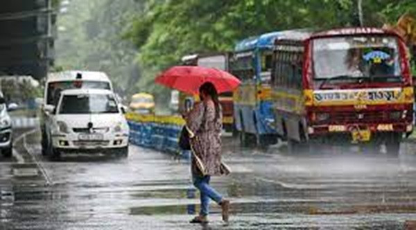 Kolkata's weather during unexpected rainy season (File Picture)