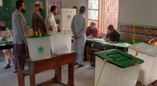 Pakistan's general election voting begins