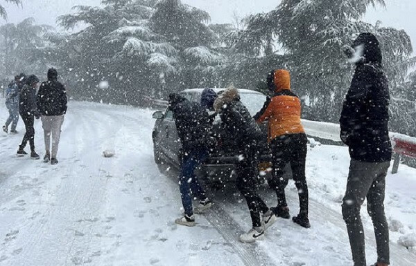 Afghanistan hit by heavy rain and snow, 39 dead