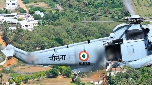 Indian Navy plane crashed in Kochi