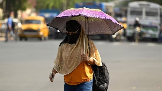 Temperatures in Kolkata reached 43 degrees, the highest in April in 44 years