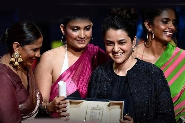 New feather in India's crown again on stage! Grand Prix Payal Kapadia won the award