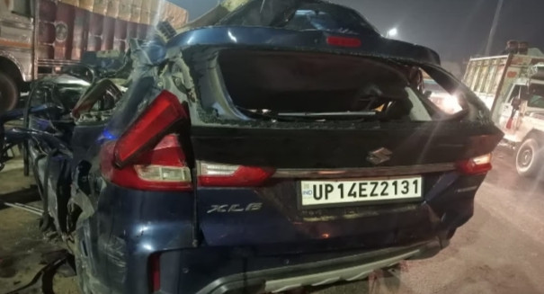 Two car collision on Delhi-Lucknow highway