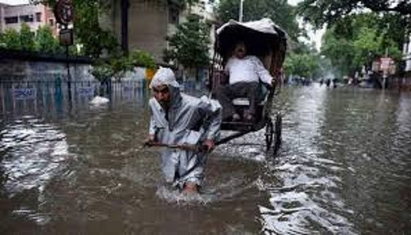 Heavy rain due to rain, water overflows