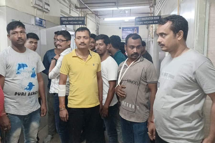 Injured police personnel in Baruipur hospital