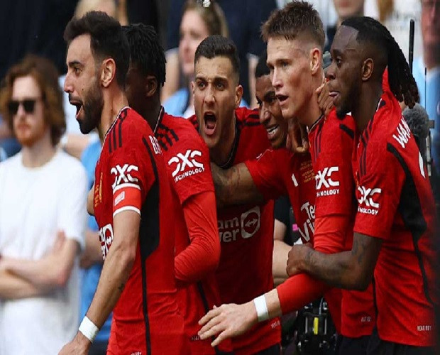 Manchester United beat Manchester City to win the FA Cup