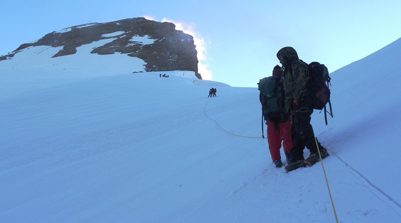 A young man from Kaliaganj fell ill while trekking in Sandakphu