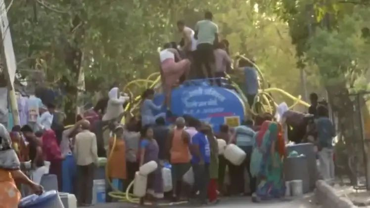 Severe water crisis, Delhi Jal Board office vandalized