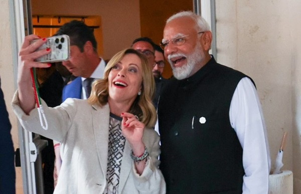 Modi & Melania Took Selfie (File Picture)