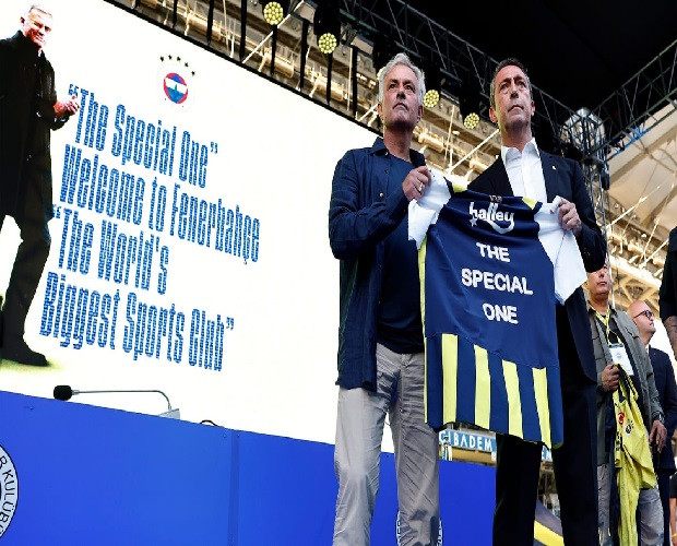 Jose Mourinho returned as the coach of Fenerbahce