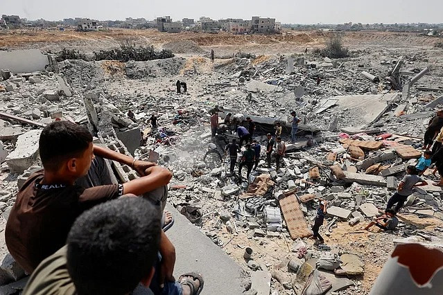 Israel strikes UN school in Gaza