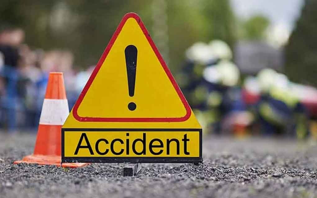 4 dead in a head-on collision between a lorry and a bolero in Raiganj