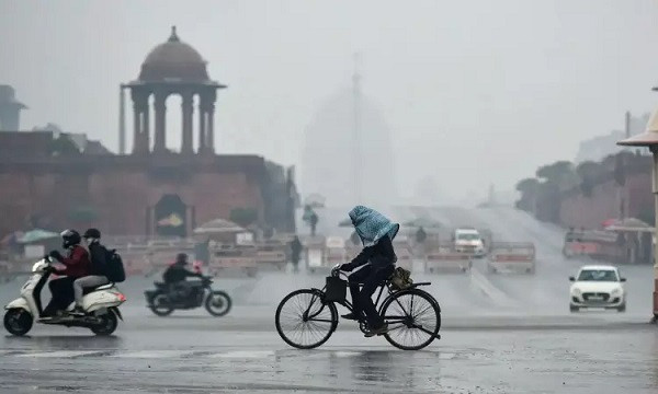 Delhi rain (symbolic picture)