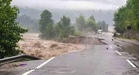 National highway number 10 is closed due to disaster