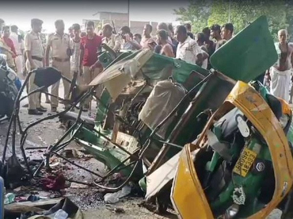 Car and auto collide in Har's Begusarai district