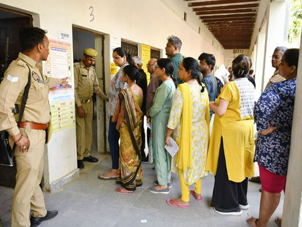 Voting going on Raigunj