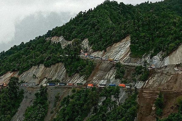 Landslide on Nepal highway