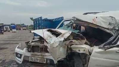 Truck and car collide in Bakhtiarpur, Bihar