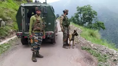 Kashmir hot again, an army soldier injured while preventing infiltration