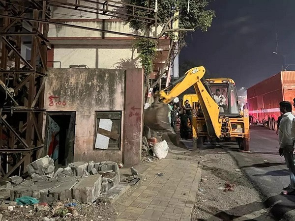Evicting illegal constructions in Barakpur: