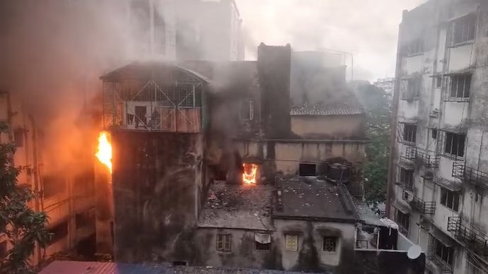 Fire at a house in Girish Park area, no casualties reported