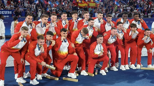 Spanish won gold in olympics football (symbolic picture)