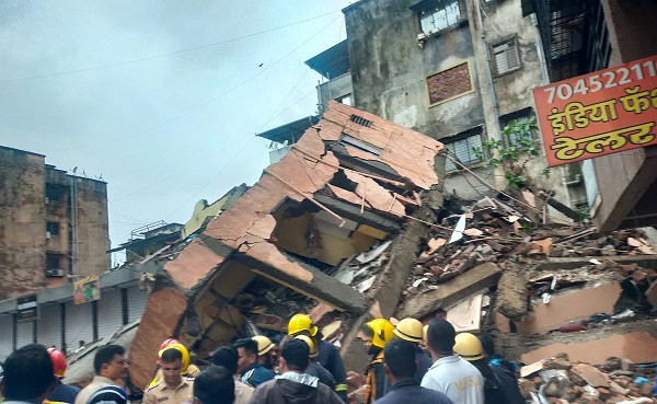 Building collapse in kargil (symbolic picture)