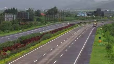 Gujrat National highway closed