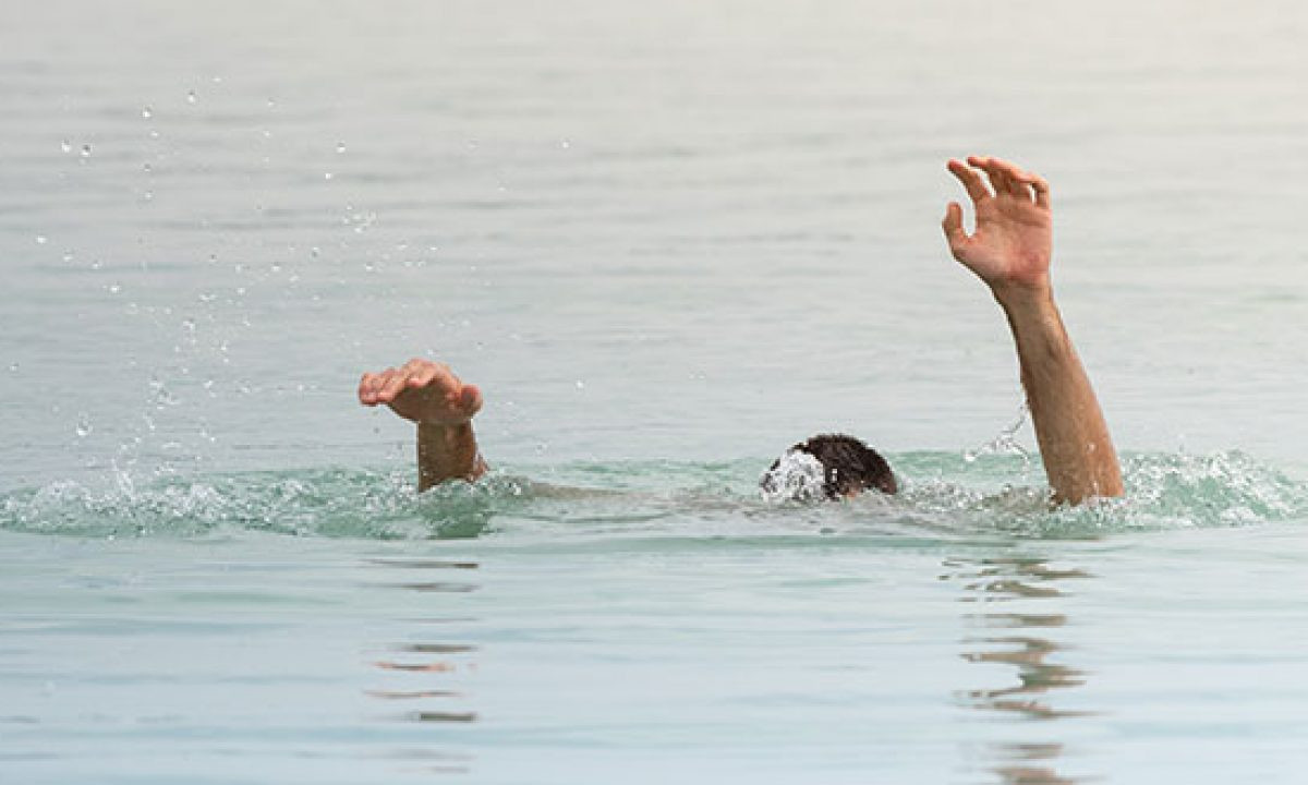 Tarun went down to bathe in Atreyi river