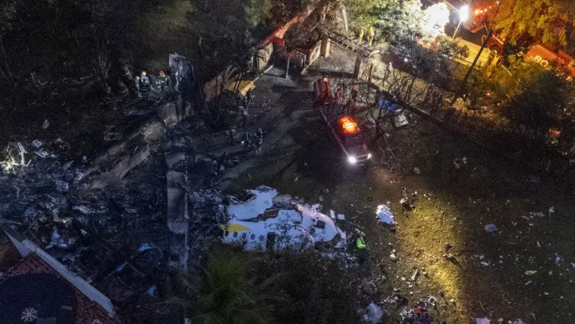 Passenger plane crashes in populated area of ​​Brazil