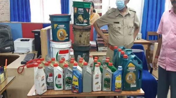 Fake Mobil bottles are being made in Kolkata