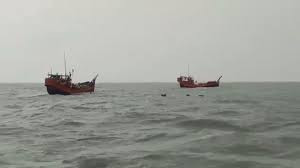 Threats of disaster, ban on fishermen going to sea