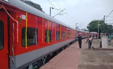 Puri special train from Calcutta station in Pooja