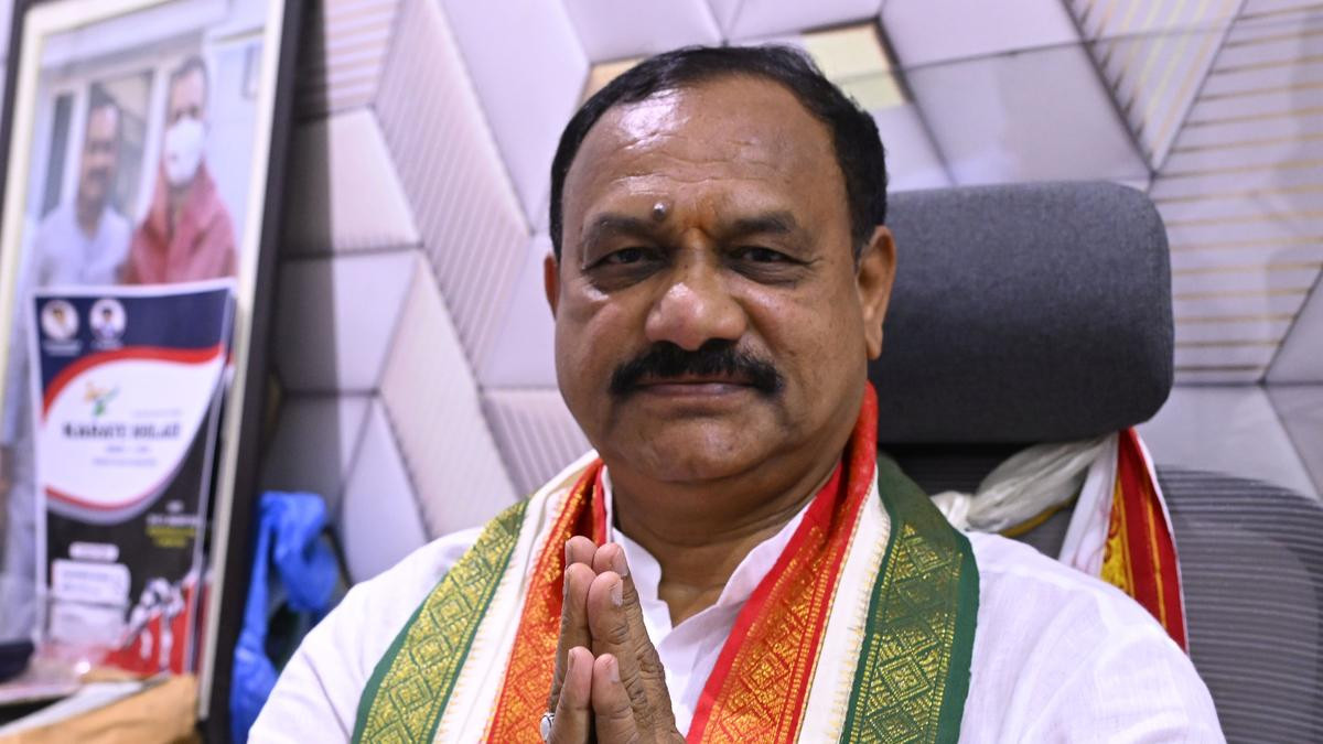 Mahesh Daima joins Congress