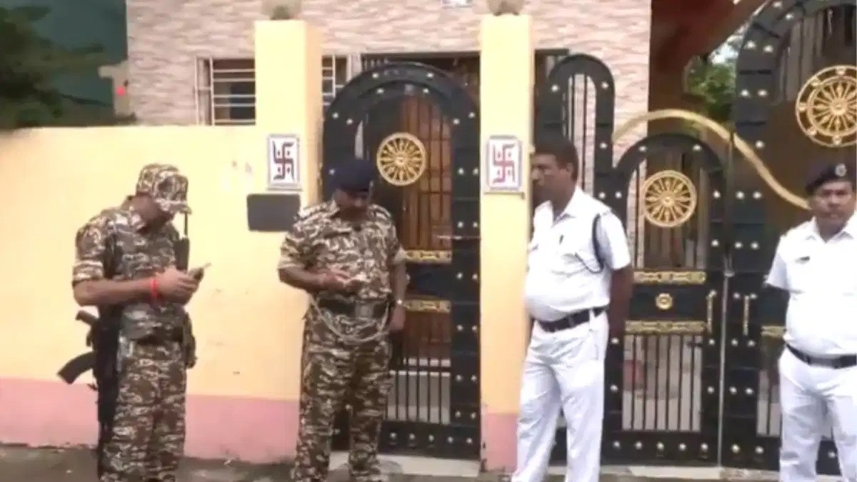 CBI at Sandeep Ghosh's house at seven in the morning on Sunday