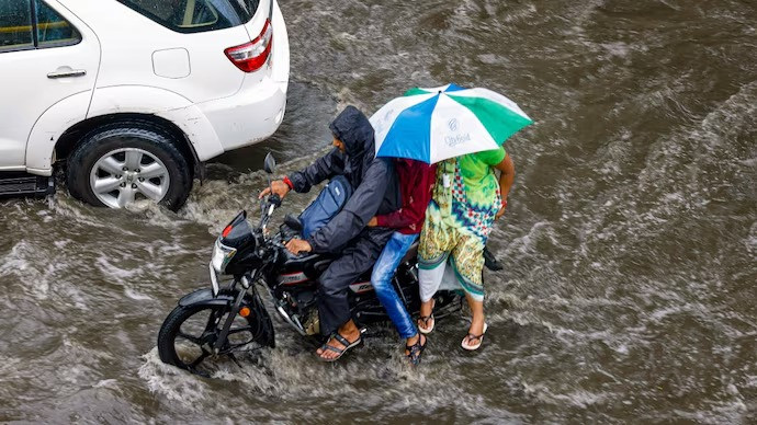 Warning of heavy rains in Gujarat and Central Maharashtra